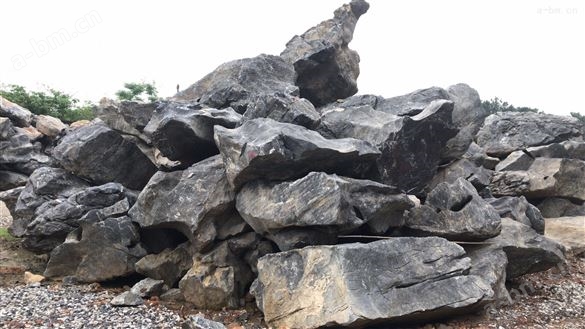 千层石假山制作常用石材