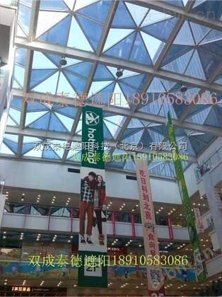 商场中庭吊挂条幅的电动吊钩遥控广告提升机
